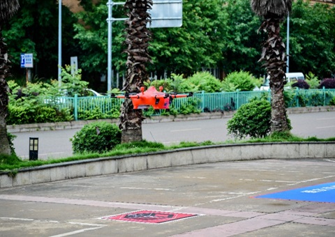发力低空物流，沉庆打造“场景先杏转能力配套—生态成型”模式 山城“空中快递员”常态化起航